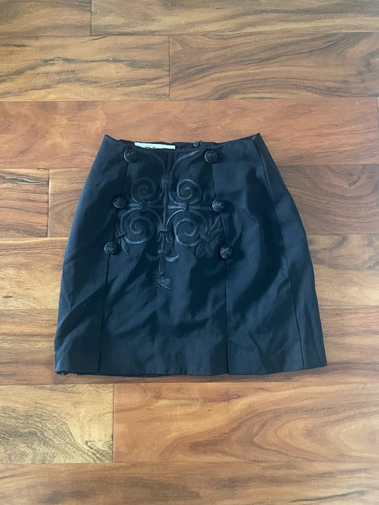 Parasuco Dresses & Skirts - Vintage Parasuco Black Mini Skirt with Embroidered Detail